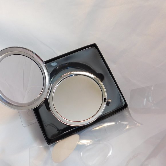 Rae Dunn Compact Mirrors with Magnification 2 Mirrors NEW - Picture 6 of 6
